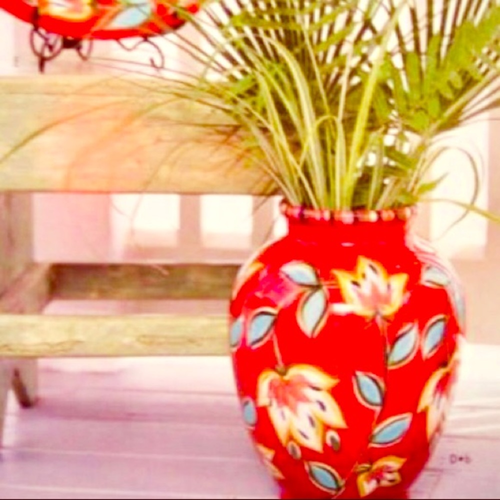 SLAH Red Bountiful Urn EUC